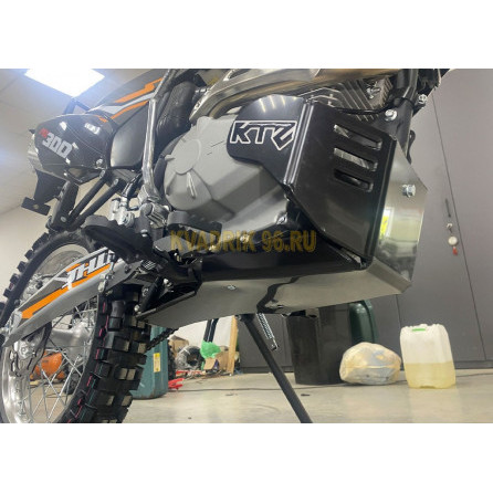 Защита KTZ пластик для мотоцикла JHL MX300 PR300 (4Т ZS175FMN, б.вал) 2025-