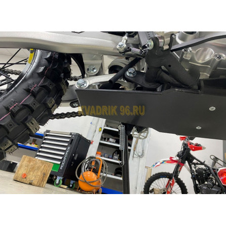 Защита KTZ пластик для мотоцикла JHL Z2 PR300 (4Т ZS175FMN, б.вал) 2025-/Hasky F5 Racing (4T 172FMM-5, б.вал) 2024- Защита KTZ пластик для мотоцикла JHL Z2 PR300 (4Т ZS175FMN, б.вал) 2025-/Hasky F5 Racing (4T 172FMM-5, б.вал) 2024-